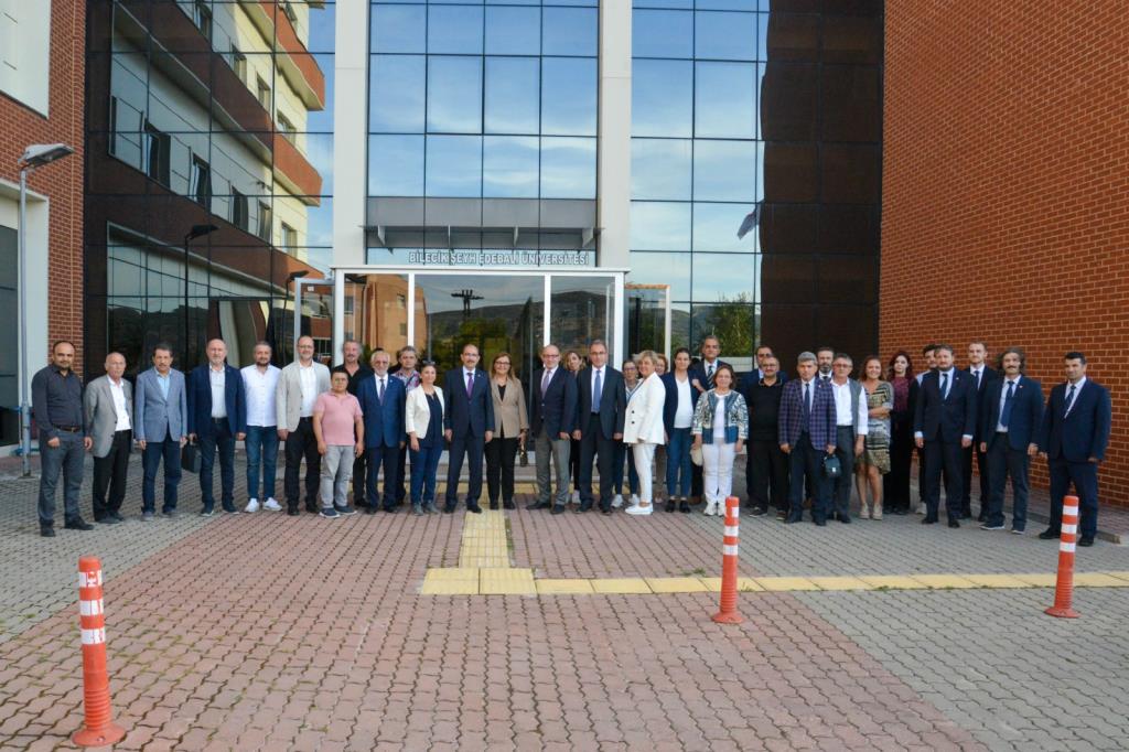 Üniversitemiz Senato-Yönetim Kurulu Toplantısı Bozüyük’te Yapıldı