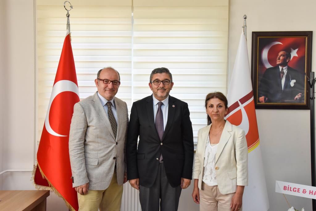 Uygulamalı Bilimler Fakültesinde Devir Teslim Töreni