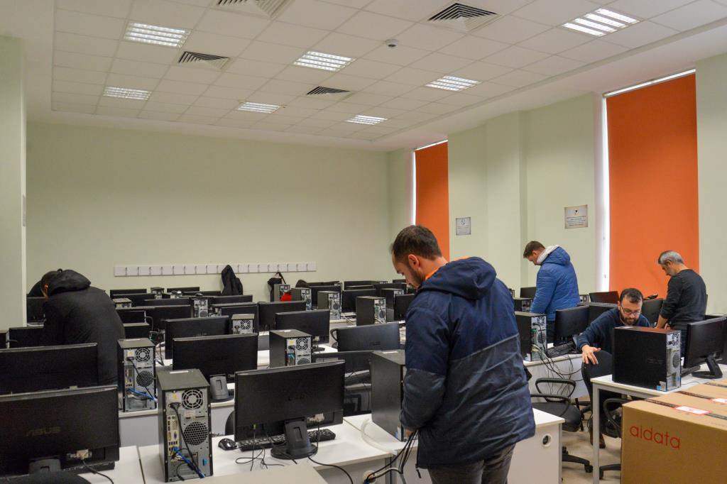 Üniversitemizden Teknolojik Atılım: Laboratuvarlarımız Yenilendi