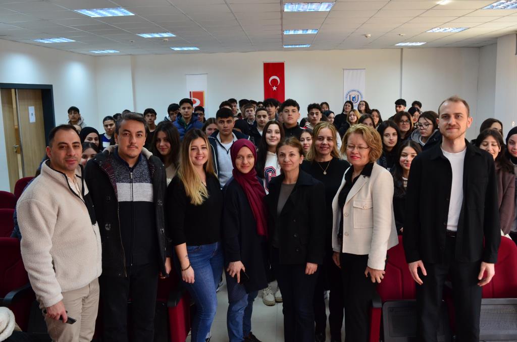 Bölüm Tanıtım Seminerine katılım sağladık.