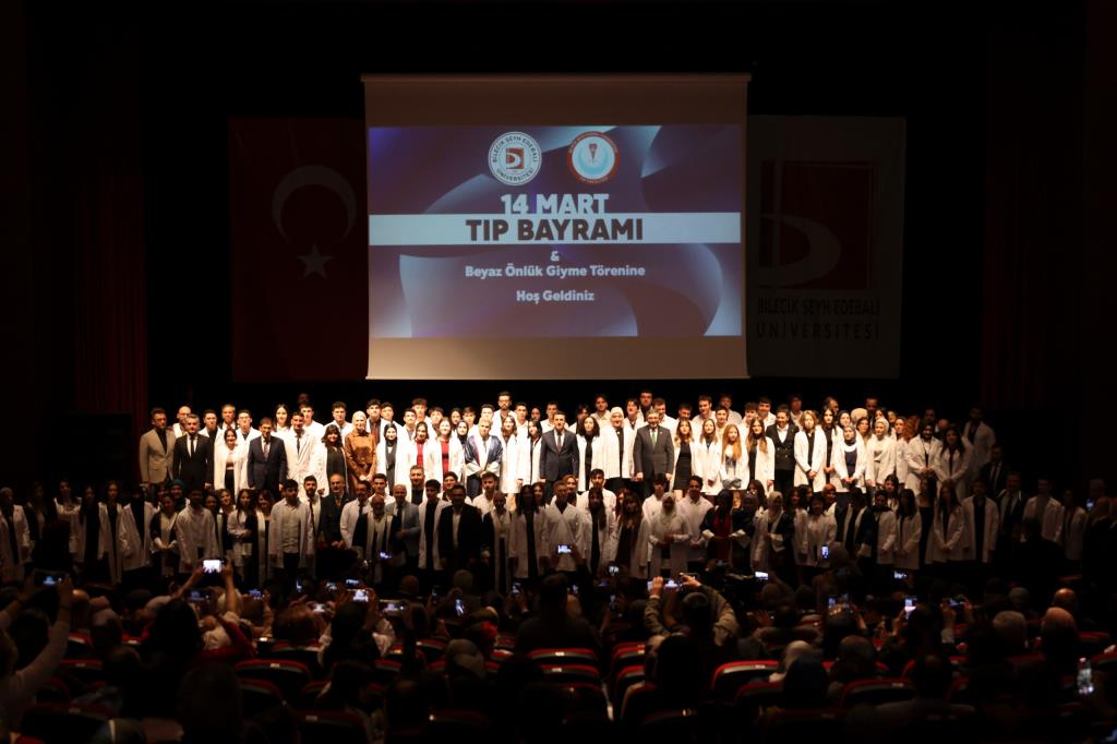 14 Mart Tıp Bayramı ve Beyaz Önlük Giyme Töreni Gerçekleştirildi