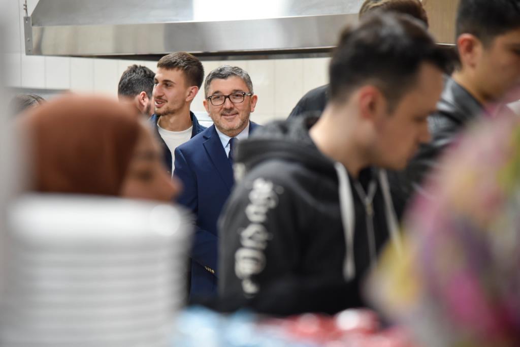 Rektörümüz Prof. Dr. Kaplancıklı Öğrencilerle İftar Yaptı