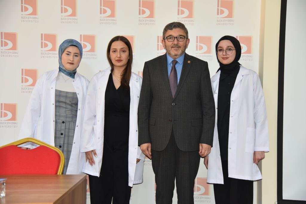 Üniversitemizde Eczane Hizmetleri Beyaz Önlük Giyme Töreni Coşkuyla Gerçekleşti