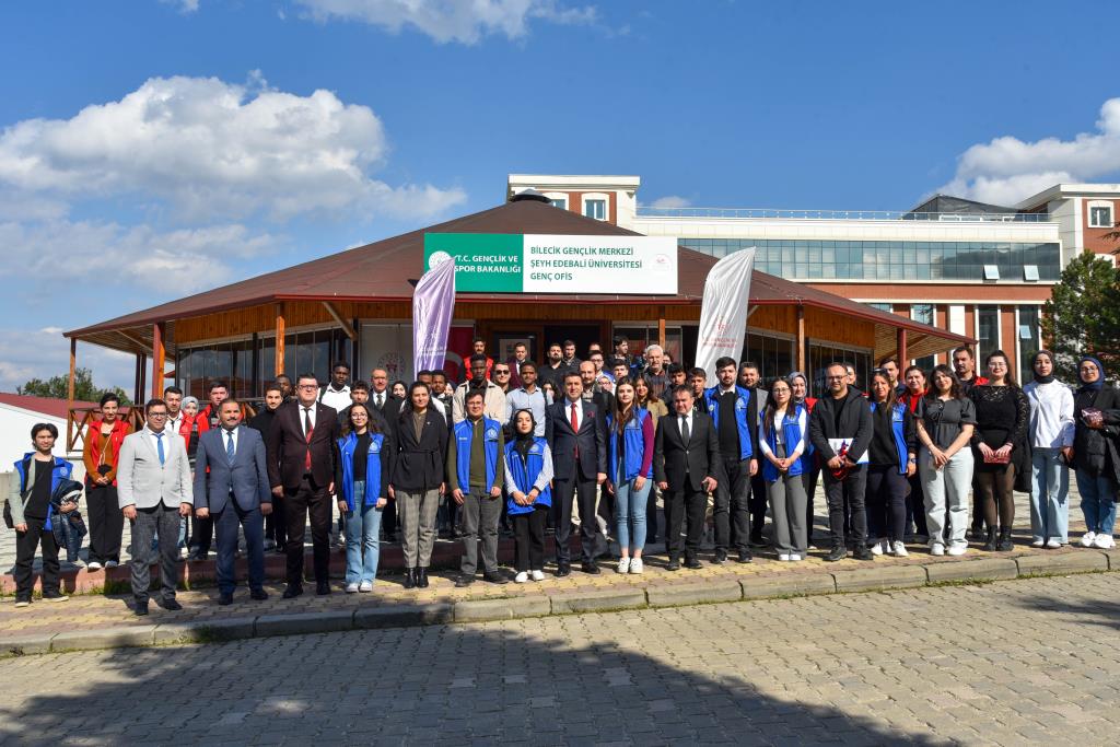 Bilecik Governor Aygol Met Our Students at the Young Office