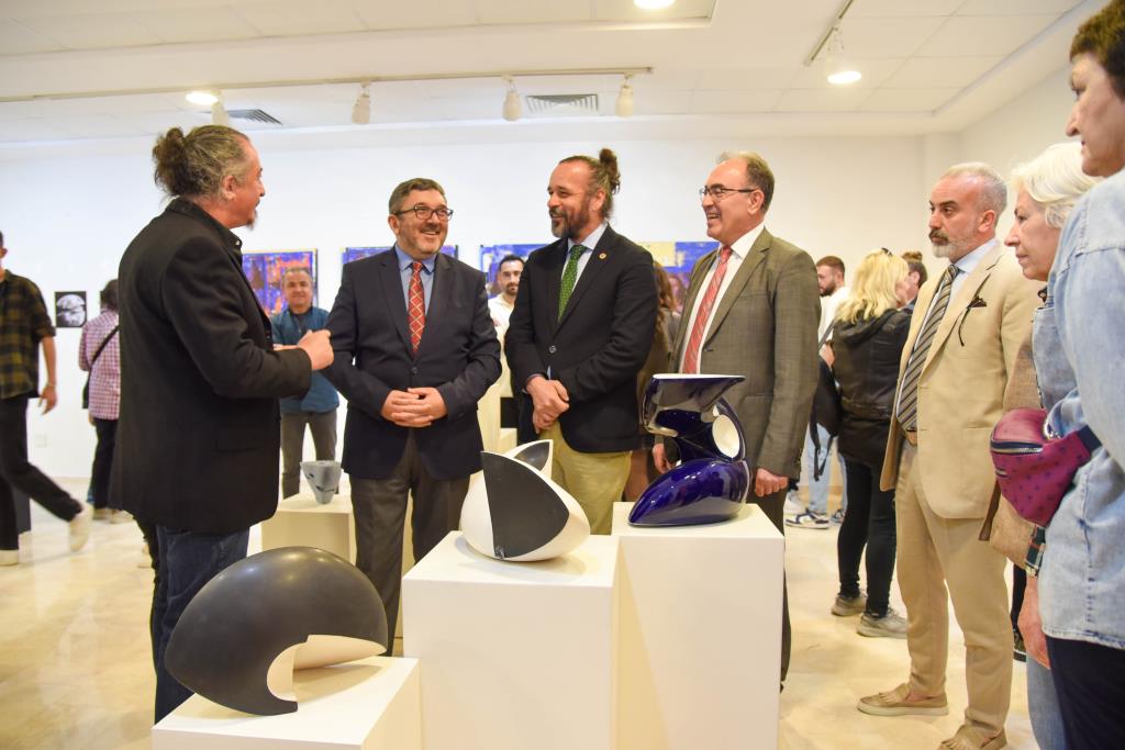 April 23rd National Sovereignty and Children's Day Exhibition Meets Art Lovers