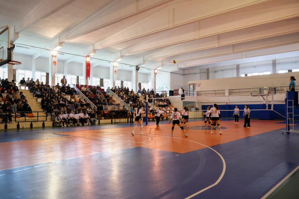 Bahar Spor Turnuvaları, Voleybol Turnuvası İle Devam Ediyor