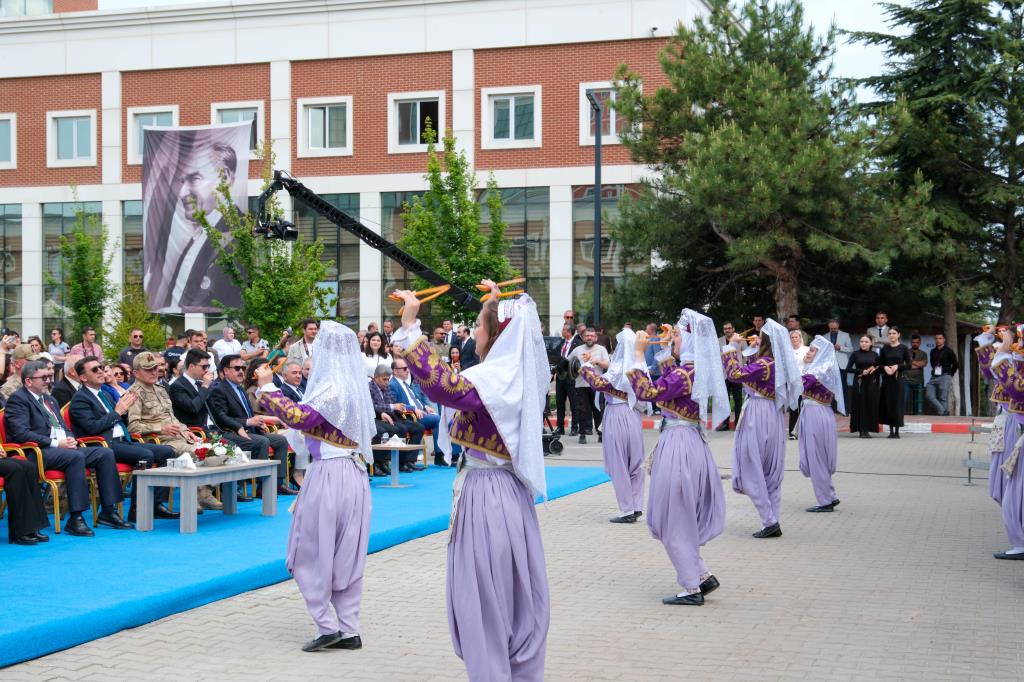 3. Bilim ve Kültür Şenliği Renkli Etkinliklerle Başladı