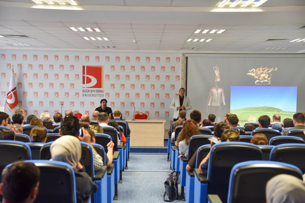 “Türk-Macar İlişkileri ve Hun-Türk Kurultayı” Başlıklı Konferans Üniversitemizde Gerçekleştirildi