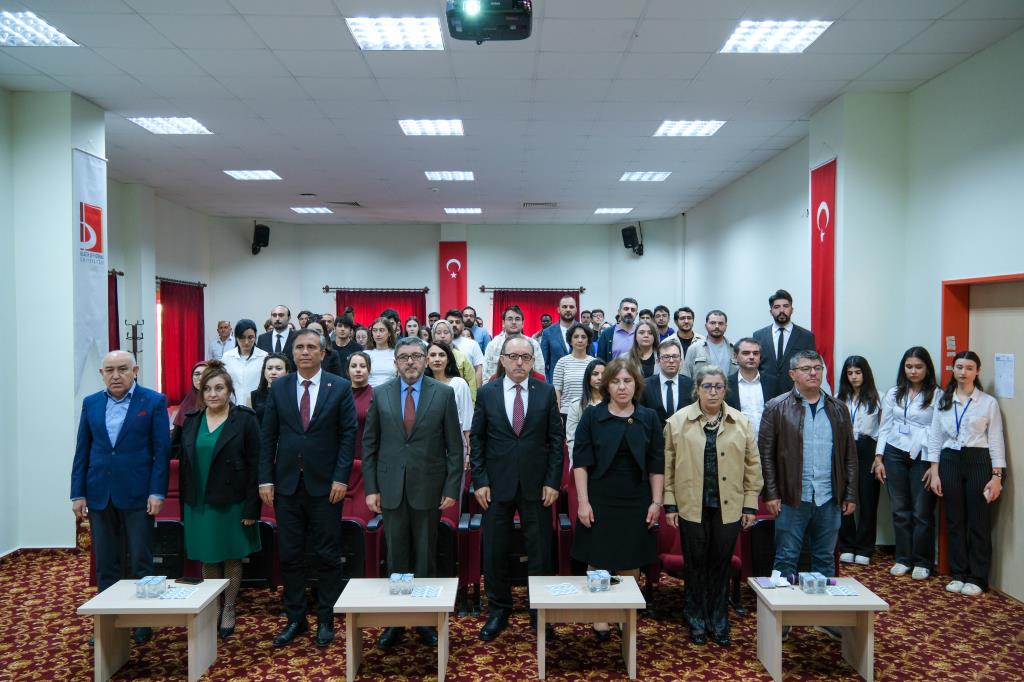 “İİBF Mezunları ile Kariyer Günleri” Etkinliği Rektörümüzün Açılış Konuşmalarıyla Başladı