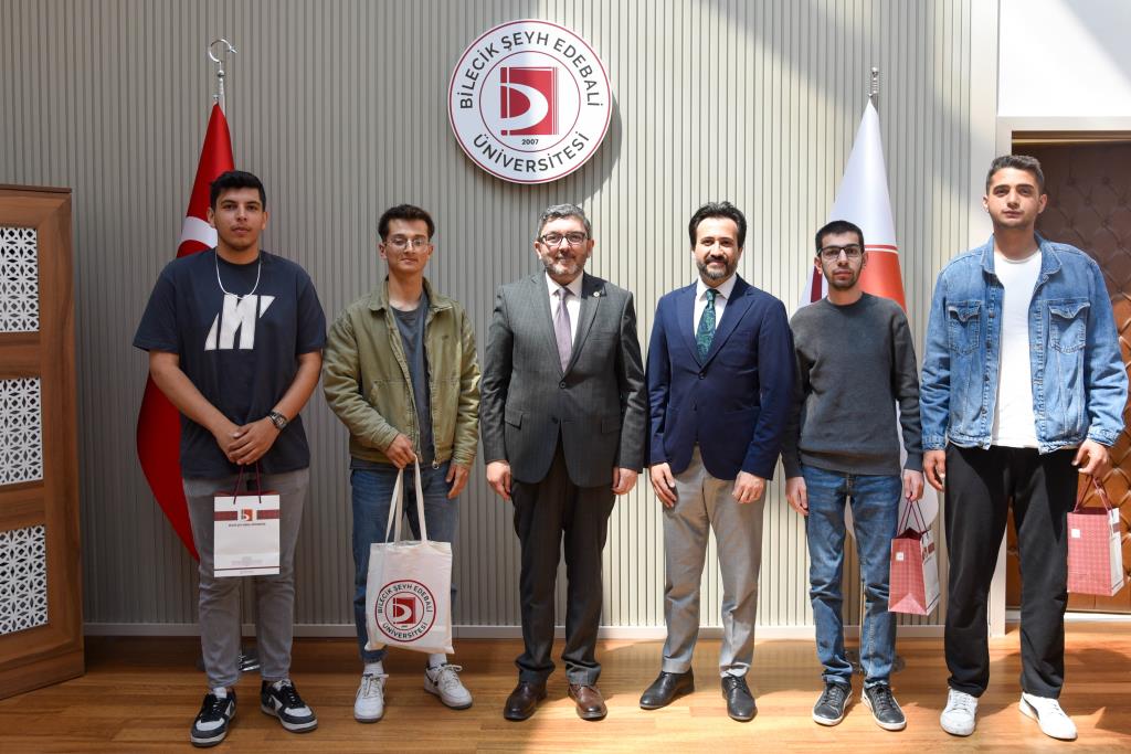 Şampiyon Pedallar Rektörlükte!