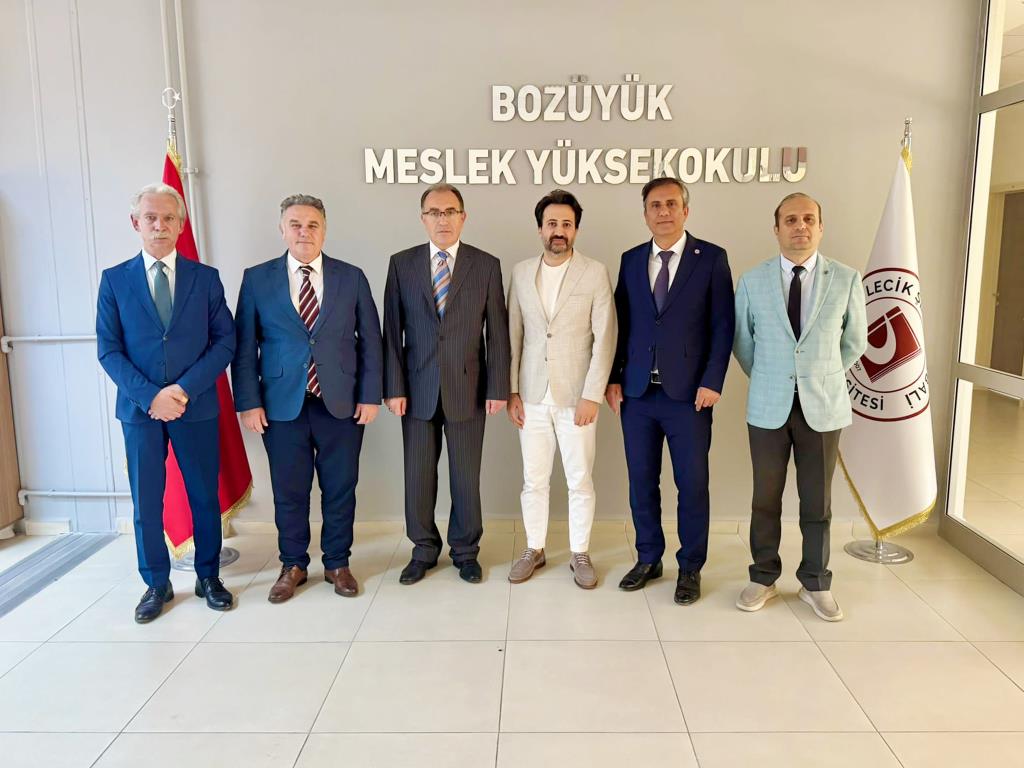 Üniversitemiz yönetiminden Bozüyük Meslek Yüksekokul'na ziyaret.