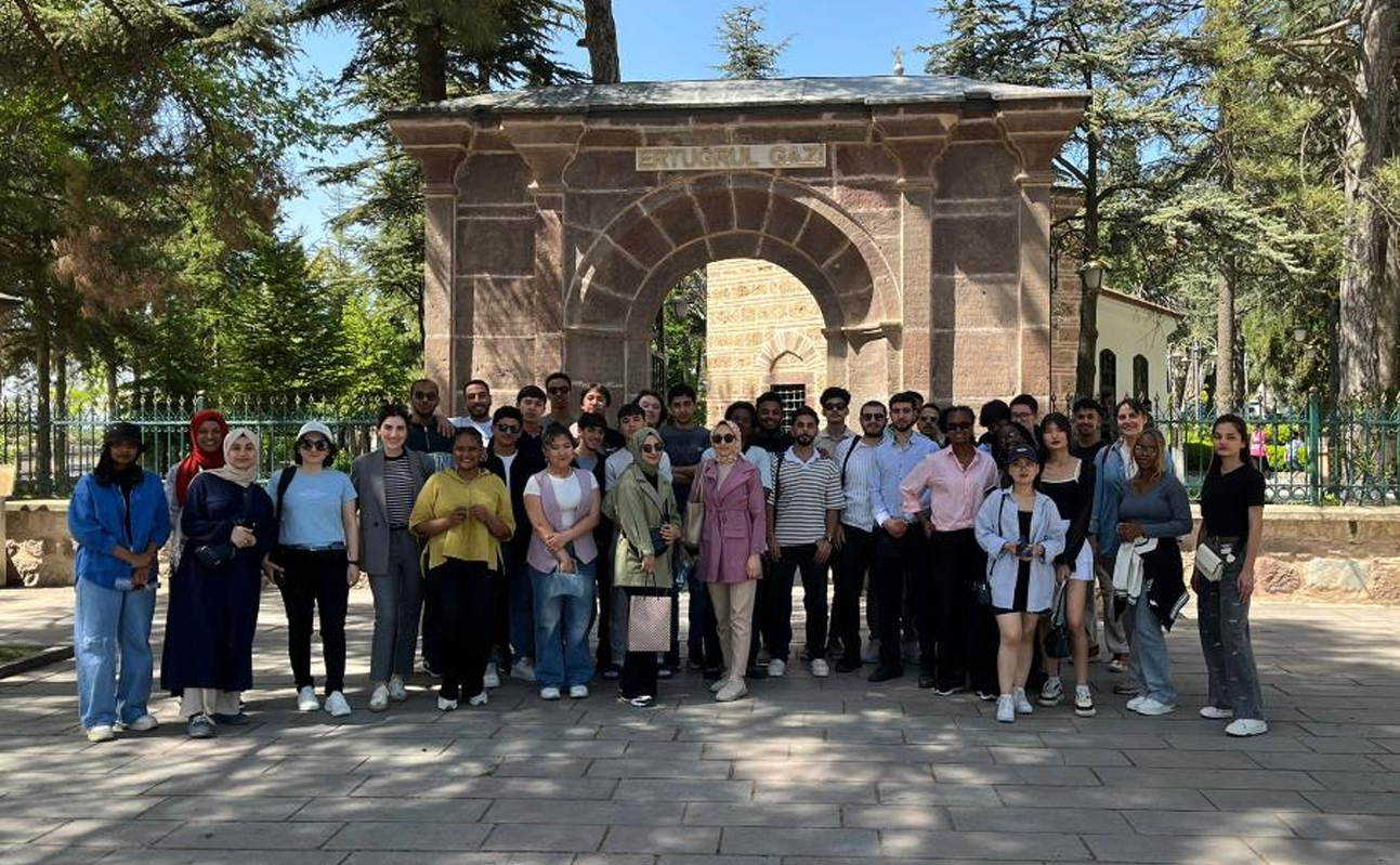 TÖMER Öğrencilerimiz Müzeler Haftası Kapsamında Bilecik ve Söğüt’ün Tarihi Mekanlarını Ziyaret Etti