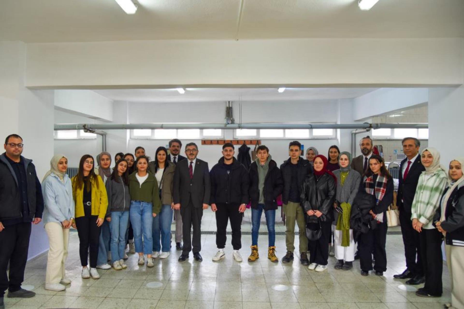 Rektörümüz Osmaneli Meslek Yüksekokulu Öğrencileriyle Bir Araya Geldi.