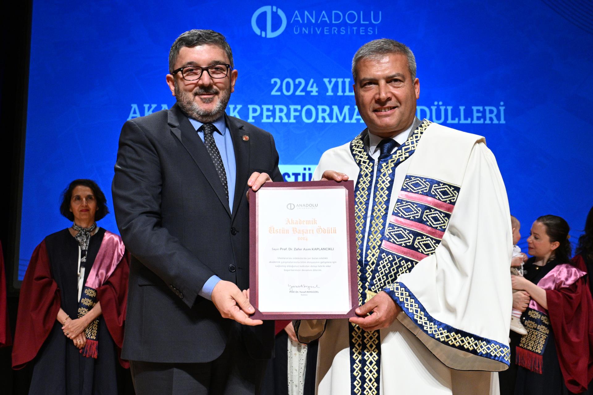 Rektörümüz Prof. Dr. Zafer Asım Kaplancıklı'ya “Akademik Üstün Başarı” Ödülü