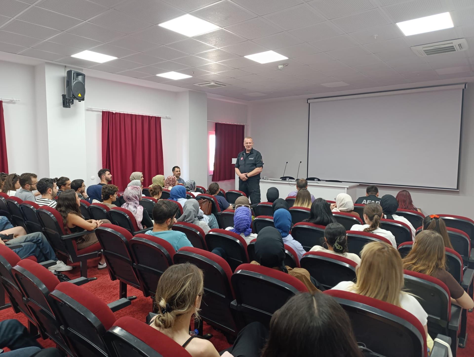  İlk ve Acil Yardım Programı Öğrencilerimize AFAD Etkinliği Düzenlendi.