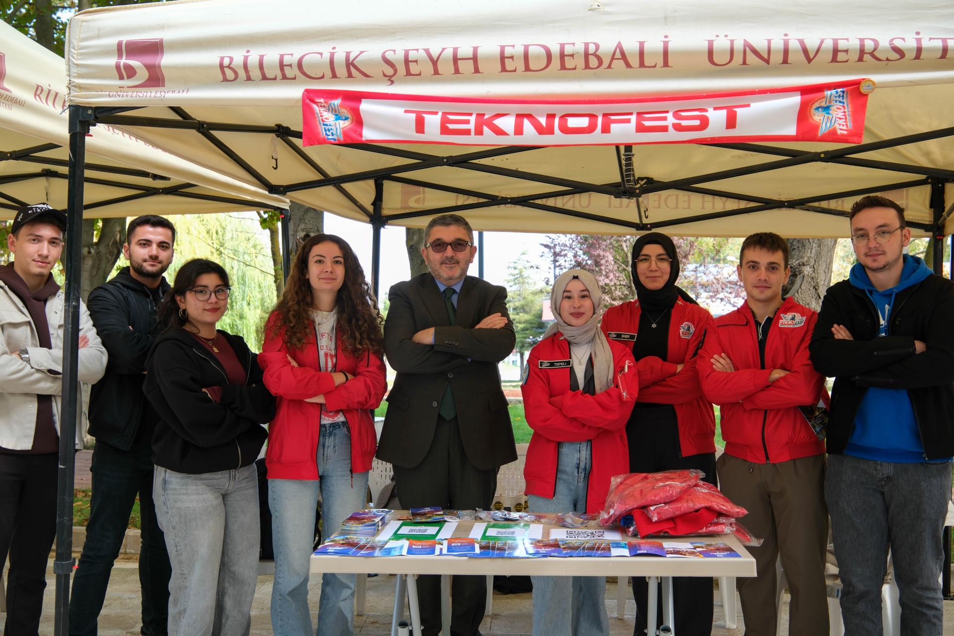 Rektörümüz Prof. Dr. Zafer Asım Kaplancıklı Standları Ziyaret Etti