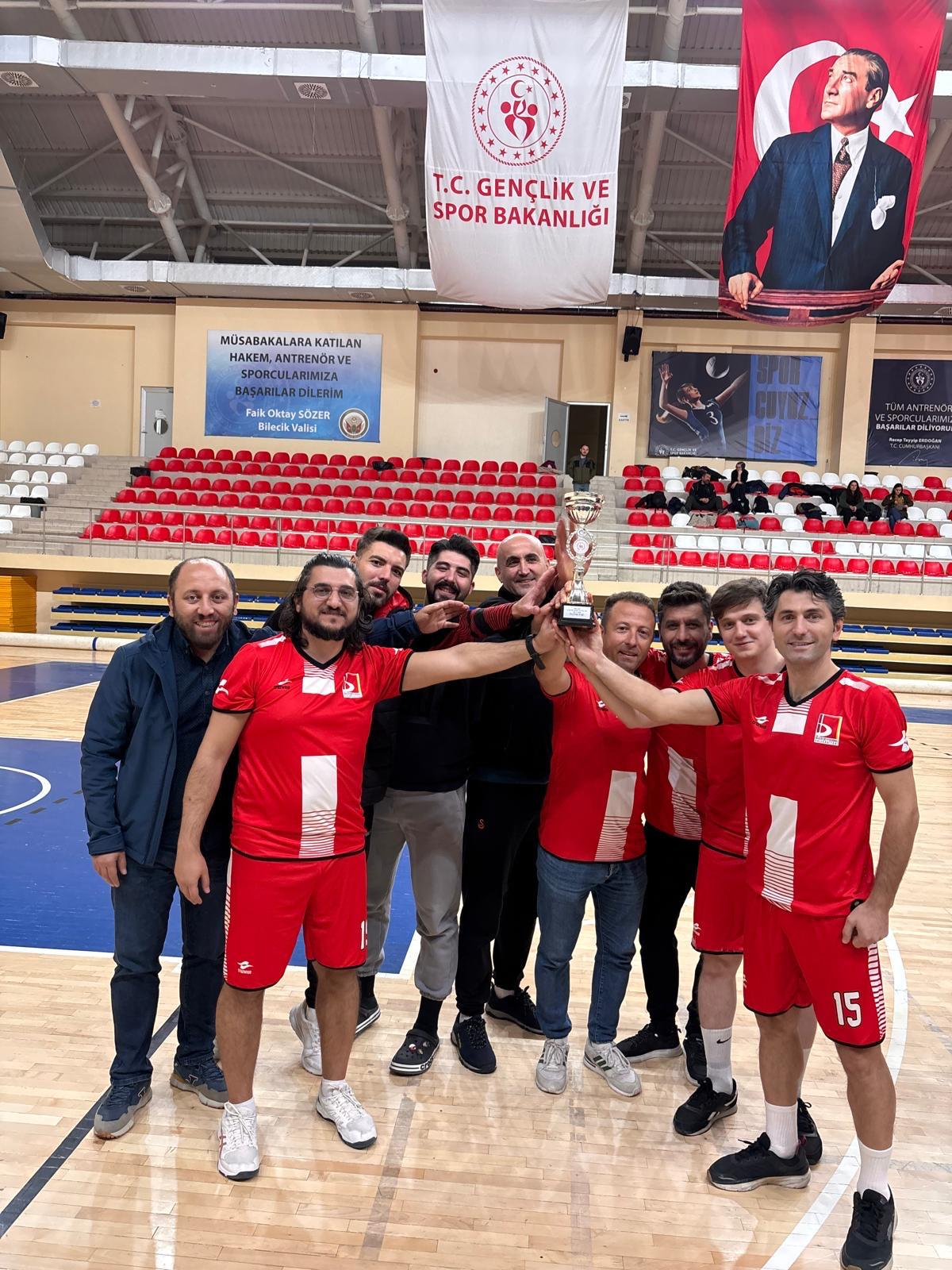 Üniversitemiz Erkek Voleybol Takımı 3. Kamu Spor Oyunları’nda Üçüncü Oldu