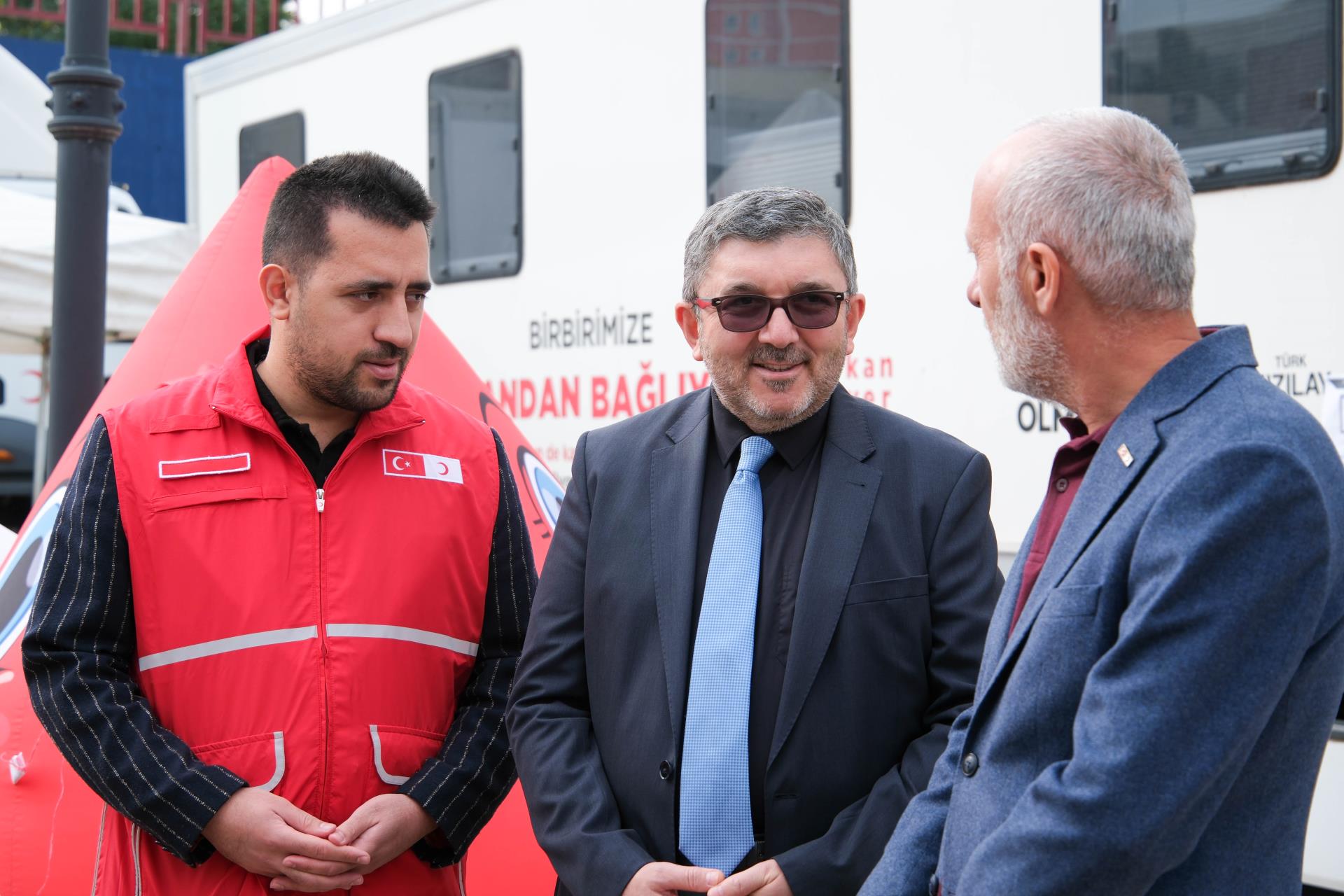 Rektörümüz Prof. Dr. Zafer Asım Kaplancıklı, Kızılay Standını Ziyaret Etti
