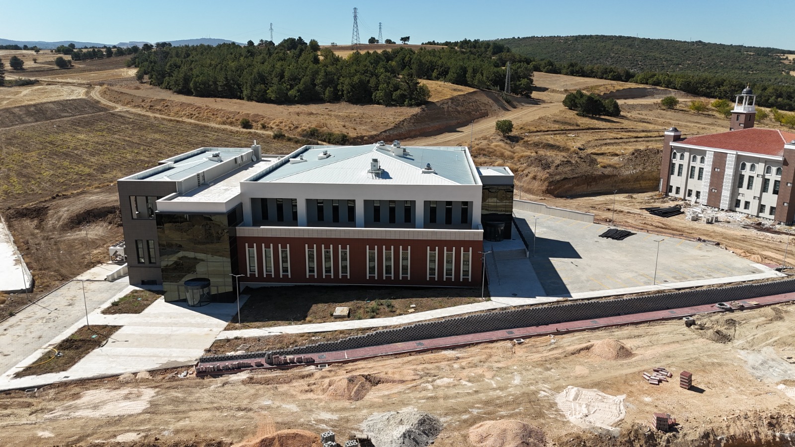 Üniversitemizin Merkezi Yemekhane Binası Tamamlandı.