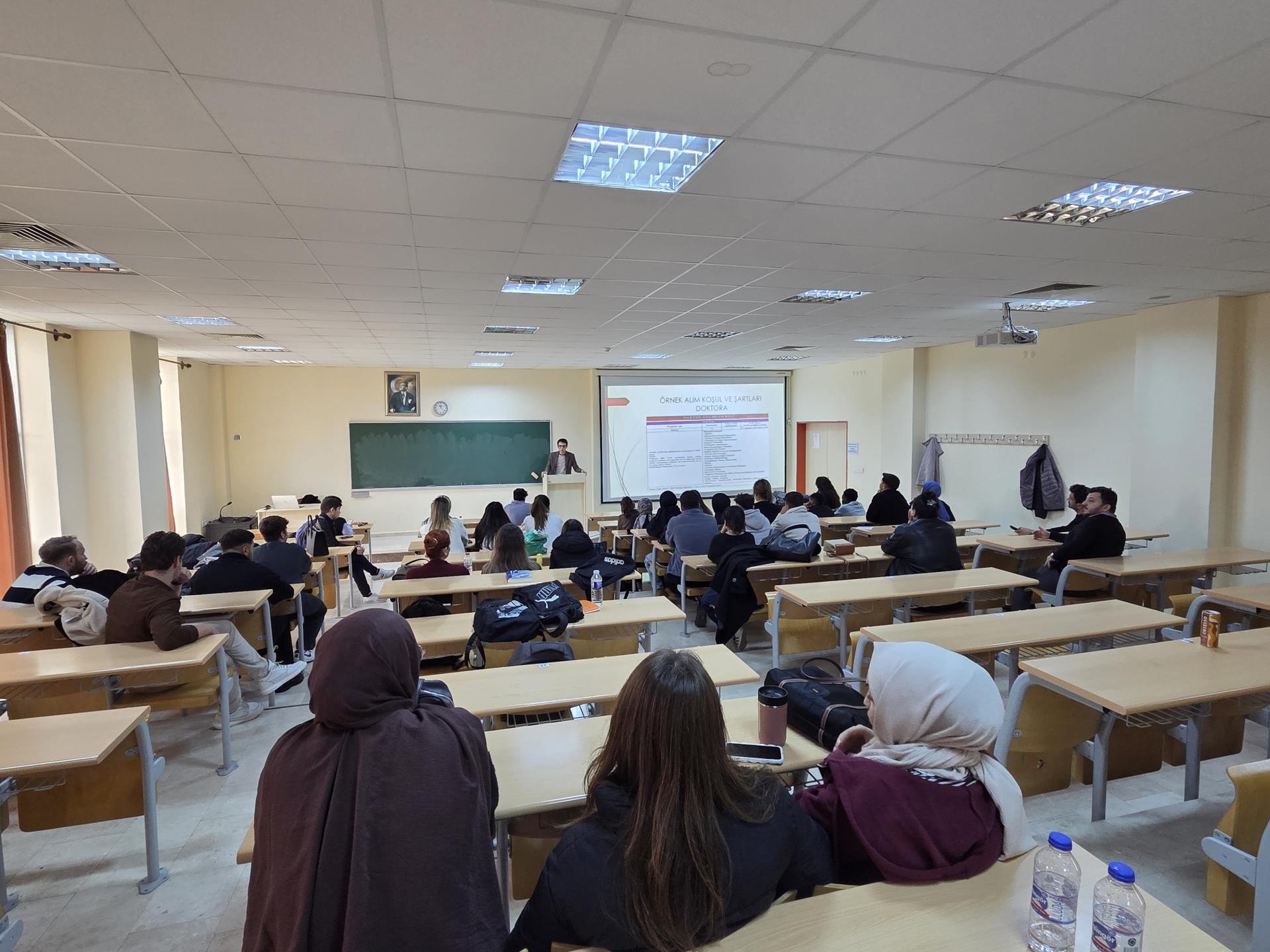 Lisansüstü Eğitim Bilgilendirme Toplantısı Gerçekleştirildi.