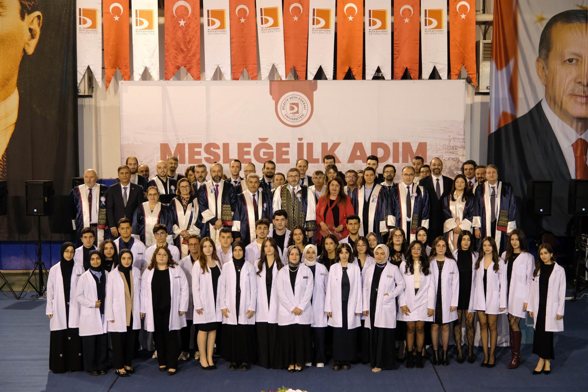 Üniversitemizin Diş Hekimliği Öğrencileri Beyaz Önlüklerini Giydiler: Mesleğe İlk Adım Heyecanı