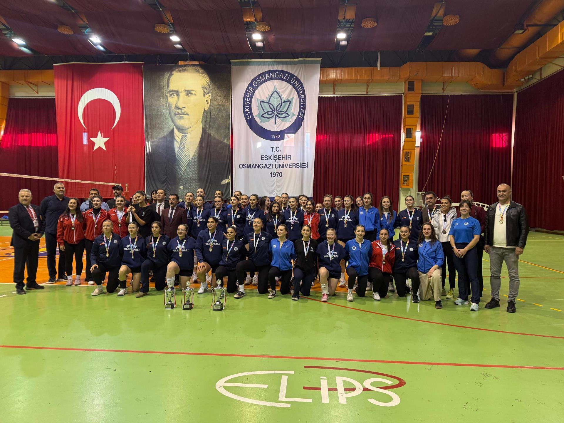 Voleybolda Üçüncülük Kupası Üniversitemizin
