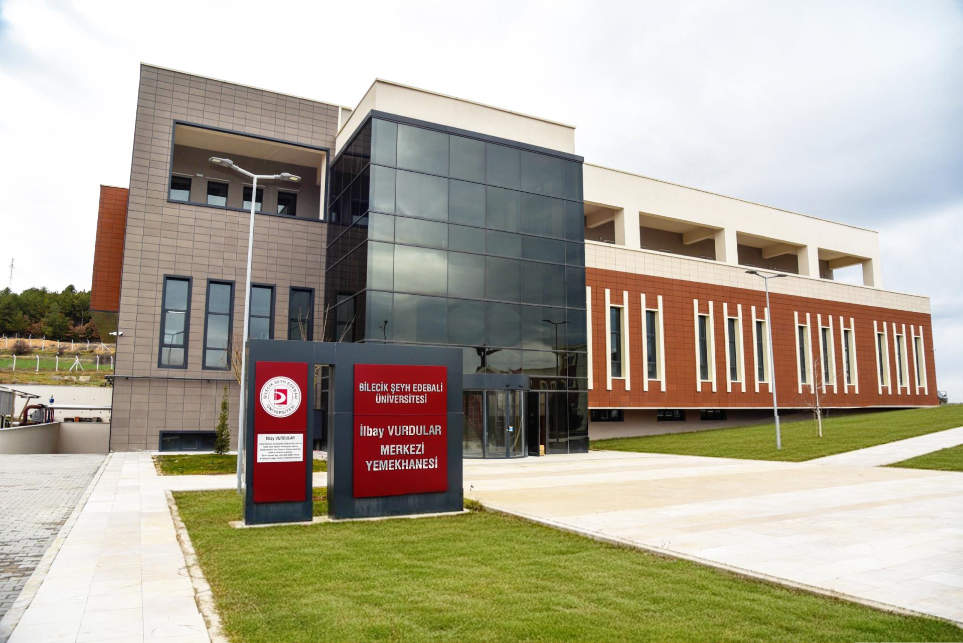 Üniversitemizin Yeni Merkezi Yemekhanesi Hizmete Açılmaya Hazırlanıyor