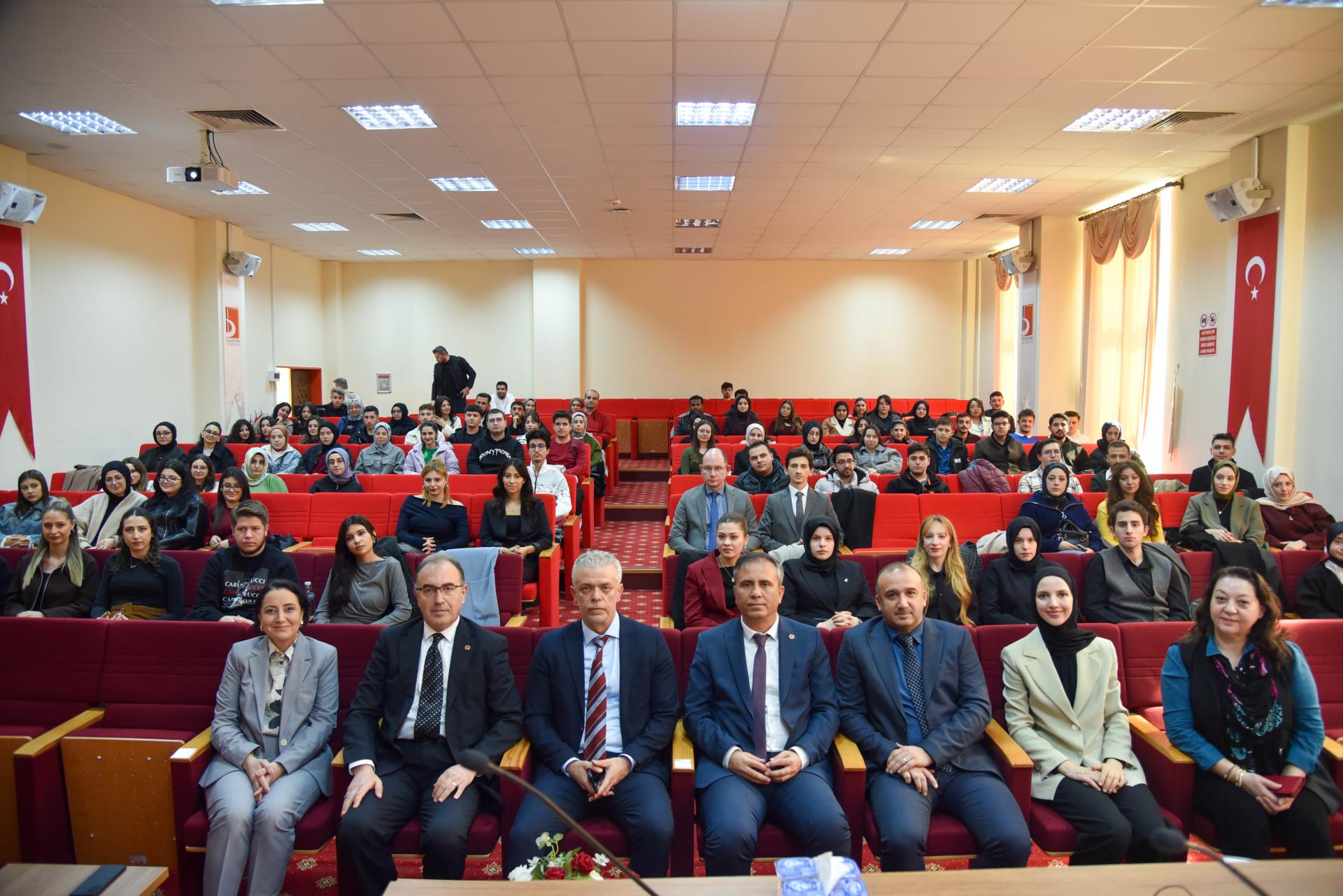 Diplomasinin Kodları Bir Büyükelçinin Kariyer Notları