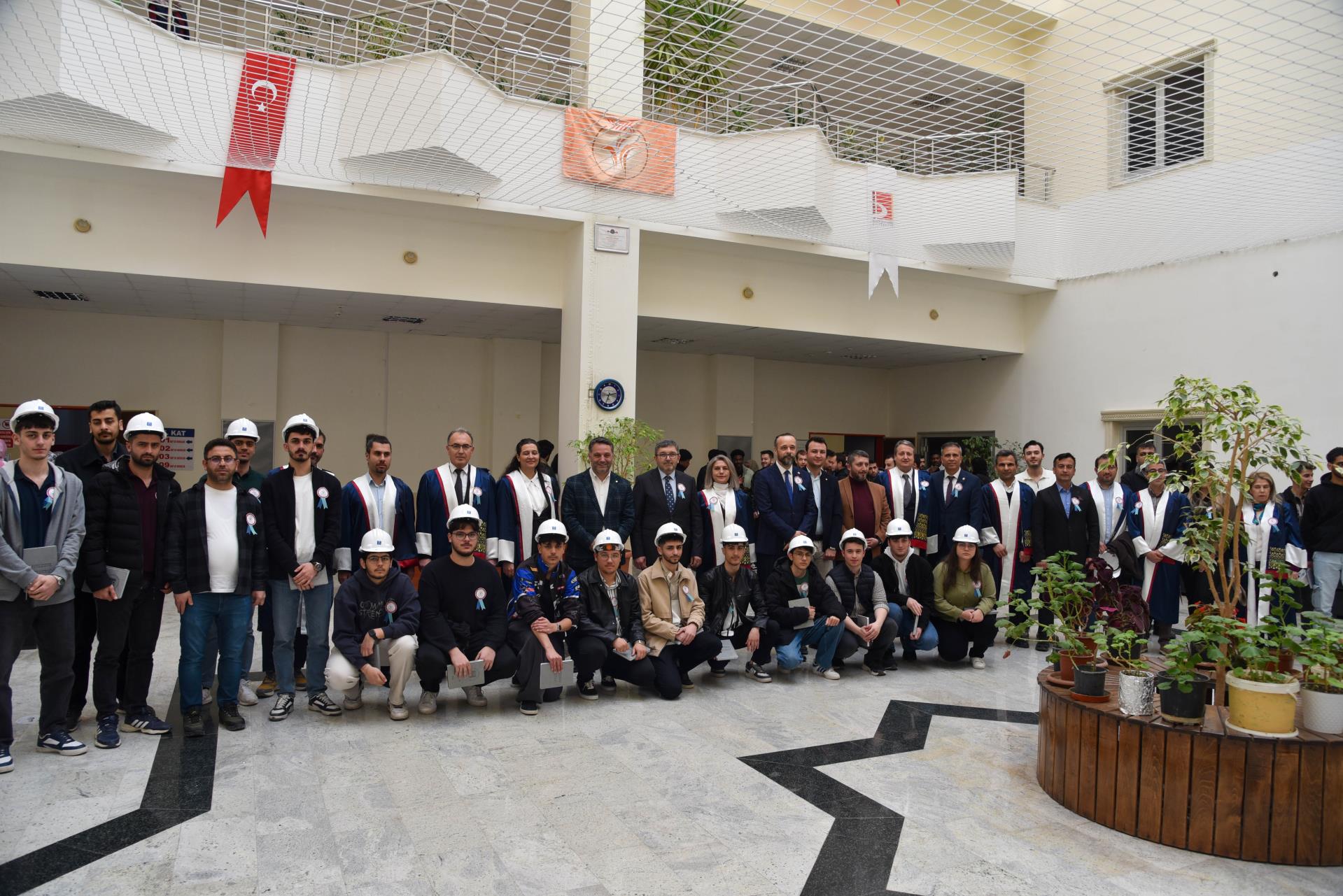 Geleceğin Mühendisleri Üniversitemizde İlk Baretlerini Taktı 