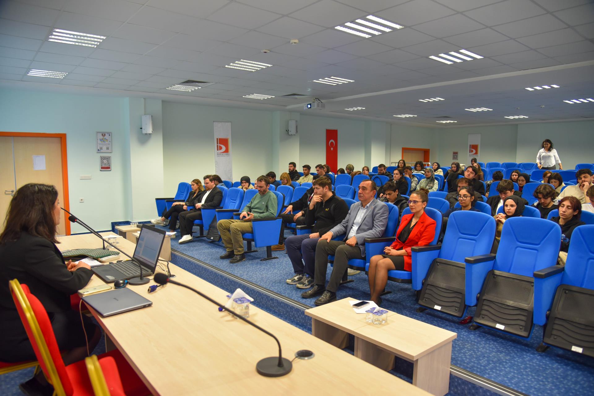 Üniversitemizde “Çanakkale Zaferi ve Milli Kimliğin İnşası” Konferansı Düzenlendi