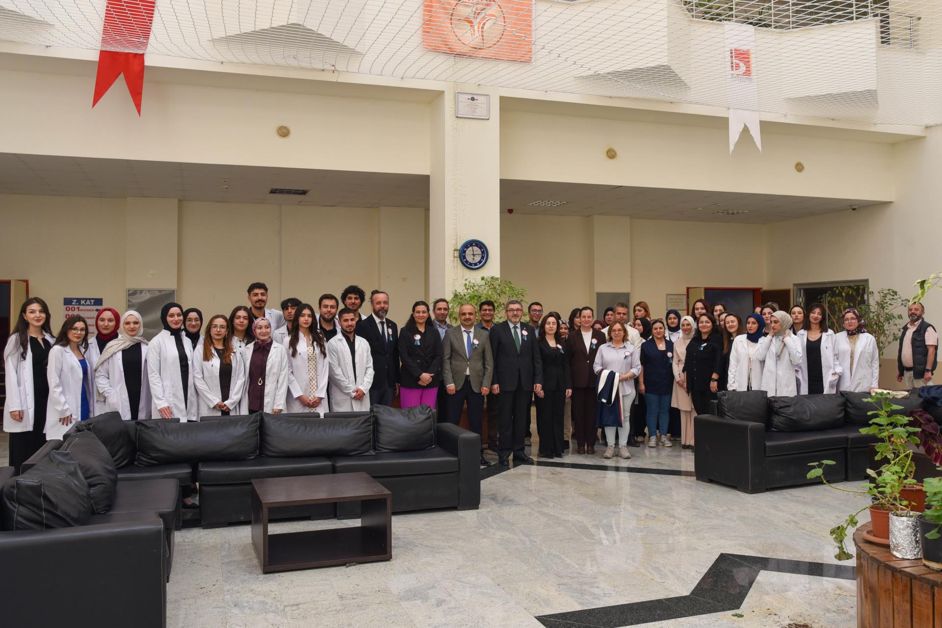 Eczane Hizmetleri Beyaz Önlük Giyme Töreni Coşkuyla Gerçekleşti